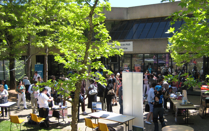 Bruce-Community-Student-Market-Day-busy-outside-CITSA.JPG